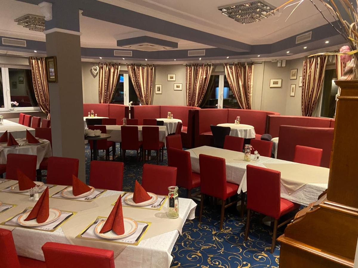 Hotel Restaurant Hesch Gabersdorf Exterior photo